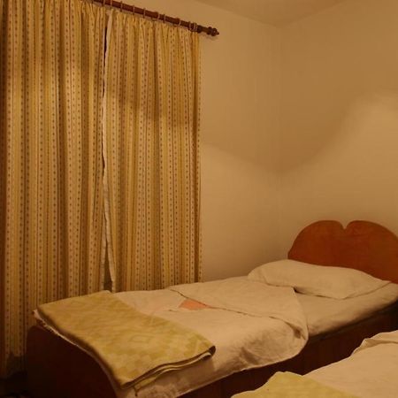Guesthouse Pension Andrea Тирана Экстерьер фото