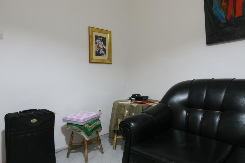 Guesthouse Pension Andrea Тирана Экстерьер фото