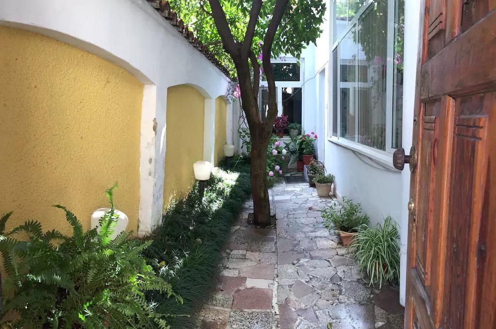 Guesthouse Pension Andrea Тирана Экстерьер фото