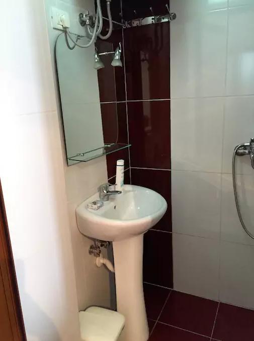 Guesthouse Pension Andrea Тирана Экстерьер фото